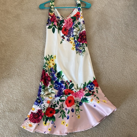 Venus dress size XS gorgeous! - Picture 14 of 16